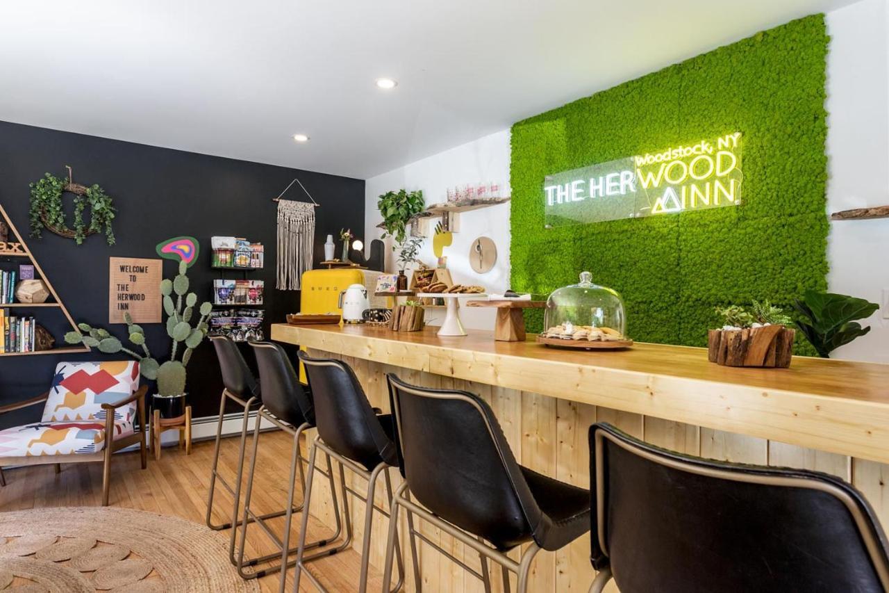 The Herwood Inn Уудсток Екстериор снимка